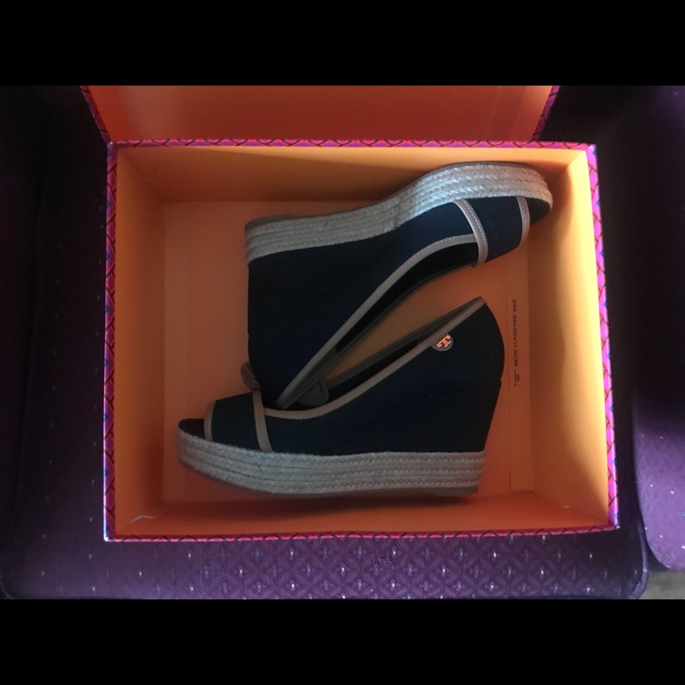 Tory Burch sz 8 espadrilles wedge black new in box